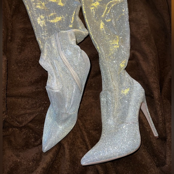 Sparkly knee high boots with hints of gold and silver. - Picture 5 of 13
